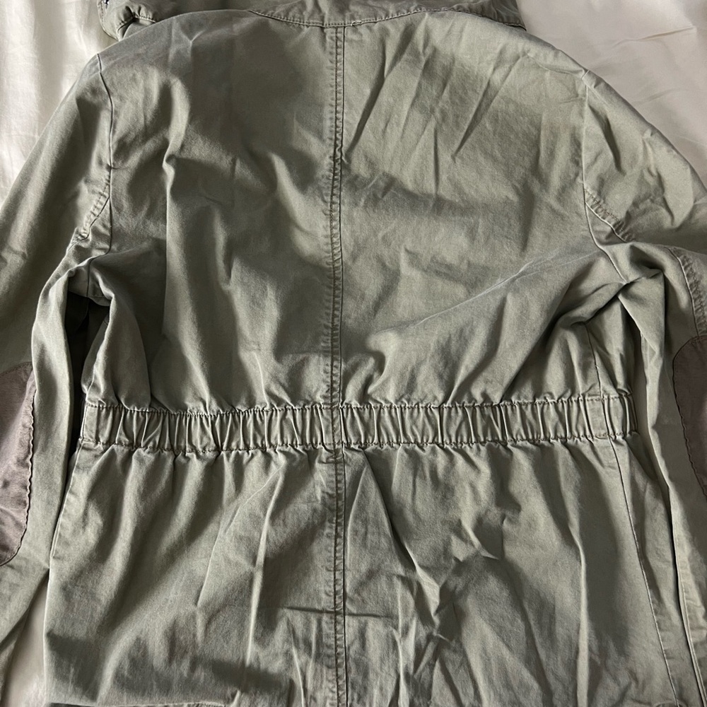 green jacket - Picture 4 of 4